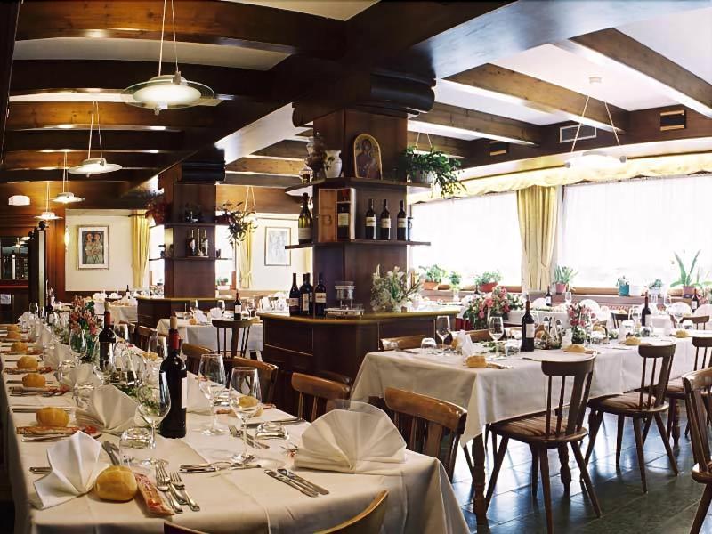 Hotel Stella Alpina Фалкаде Екстериор снимка