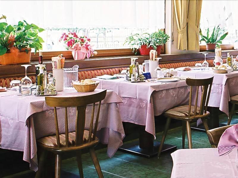 Hotel Stella Alpina Фалкаде Екстериор снимка