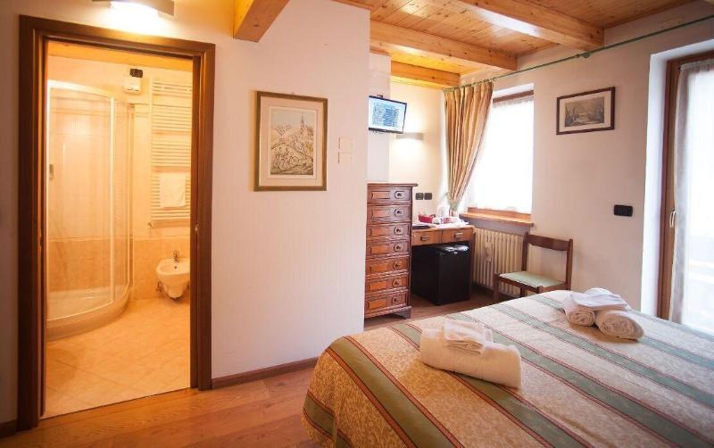 Hotel Stella Alpina Фалкаде Екстериор снимка