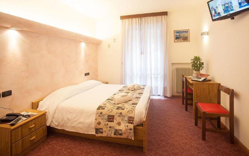 Hotel Stella Alpina Фалкаде Екстериор снимка