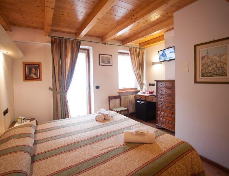 Hotel Stella Alpina Фалкаде Екстериор снимка
