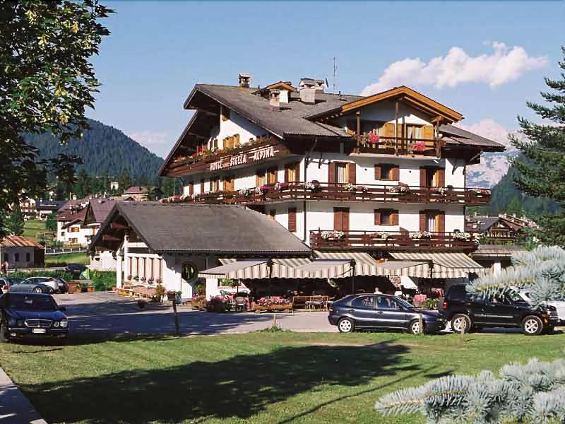Hotel Stella Alpina Фалкаде Екстериор снимка