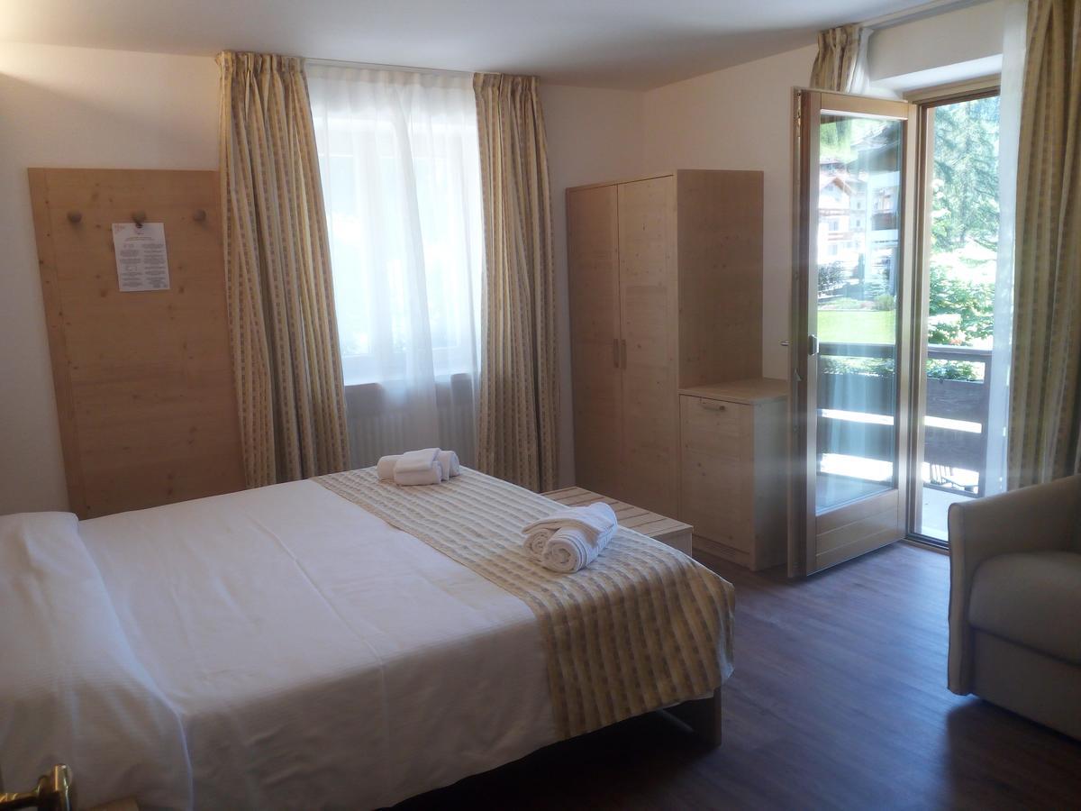 Hotel Stella Alpina Фалкаде Екстериор снимка